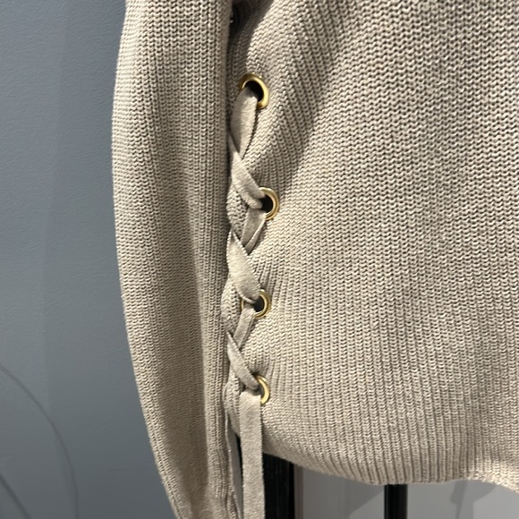 100% Designer Cotton Sweater - Picture 2 of 6